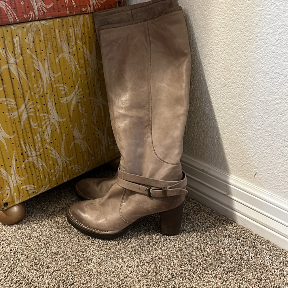 Tan Riding Boots - Picture 4 of 6
